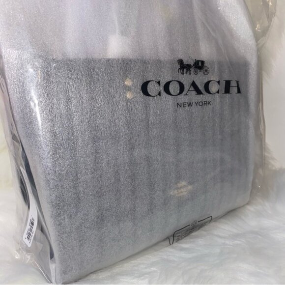 Coach Dempsey leather Purse New - Picture 11 of 11